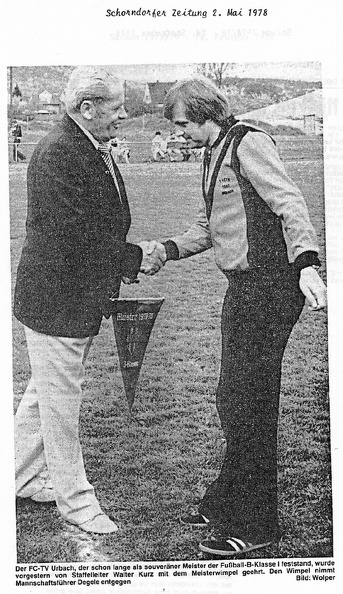 Saison 1977-78 Meisterschaftswimpel von Staffelleiter Kurz an Guenther Degele am 30.04.1978