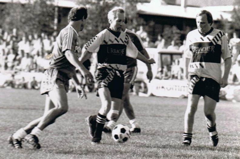 Fussball Hit 18.08.1989 Bernd Hoelzenbein Eberhard Runfft Guenther Degele