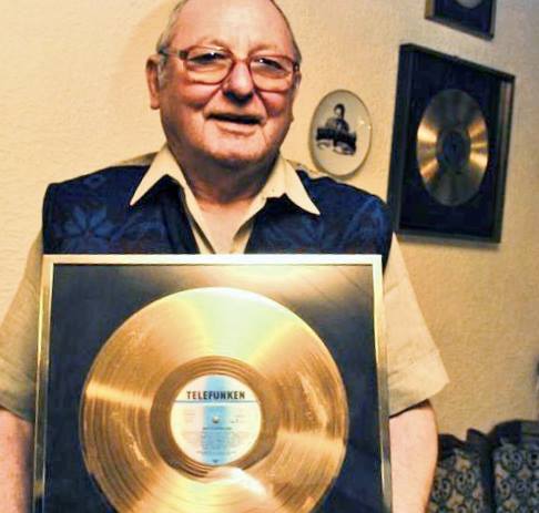 Kraft Karl mit Goldener Schallplatte